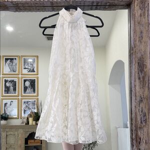 Entro White Floral Backless Dress